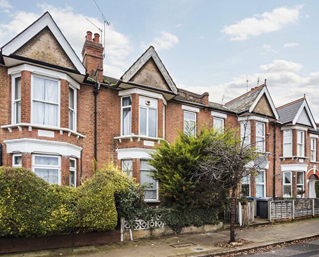 1 Bedroom Maisonette For Sale In Ravenshurst Avenue, London, NW4