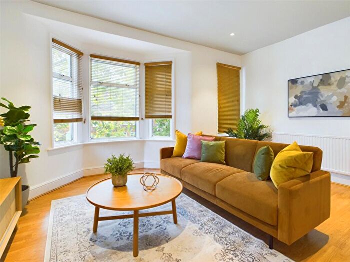 1 Bedroom Flat To Rent In Crosby Road, Forest Gate, E7