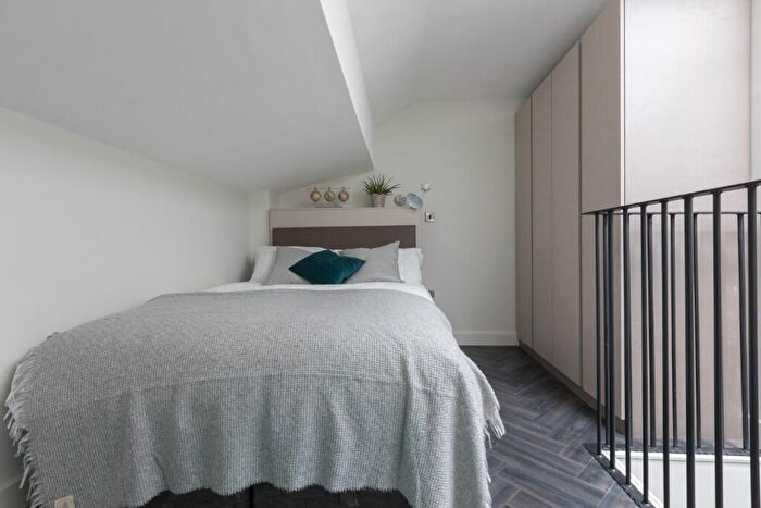 1 Bedroom Apartment To Rent In King Street, Manchester, Greater Manchester, M2