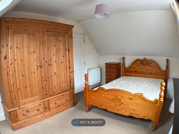 2 Bedroom Flat To Rent In Park Road, Watford, WD17