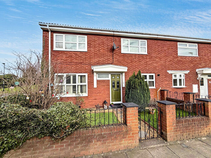 5 Bedroom Semi-Detached House For Sale In Cornbank Close, Hall Farm, Sunderland, Tyne And Wear, SR3