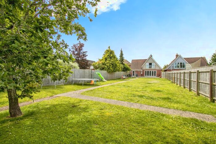 4 Bedroom Detached House For Sale In Magna Road, Bournemouth, Dorset, BH11
