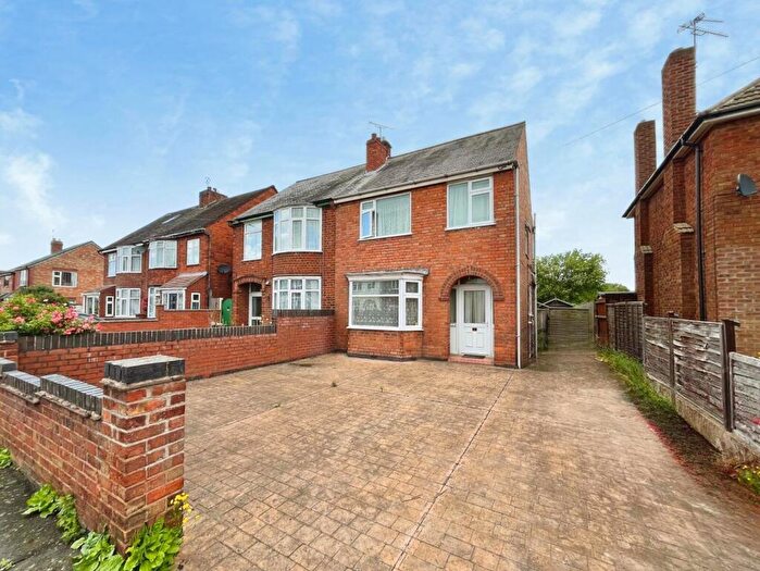 3 Bedroom Semi-Detached House For Sale In Oakland Avenue, Leicester, Leicestershire, LE4