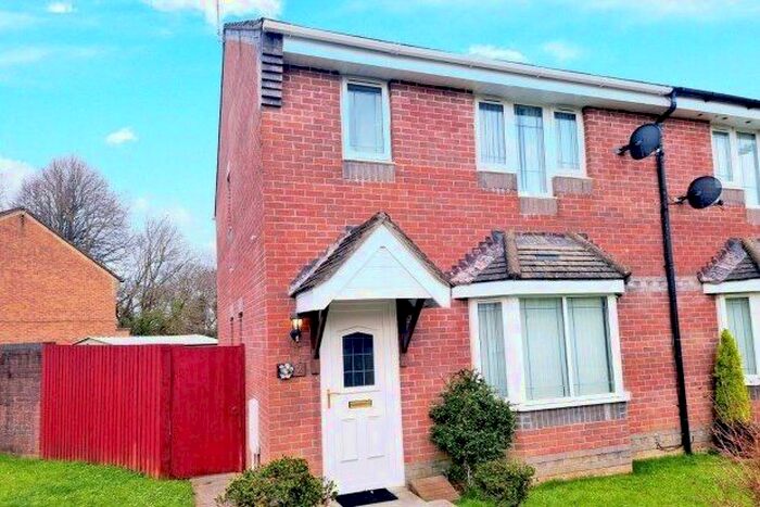 3 Bedroom Property To Rent In Oak Way, Swansea, SA4