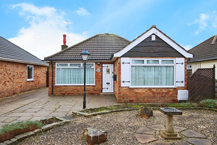 2 Bedroom Detached Bungalow For Sale In Elmpark Way, York, YO31