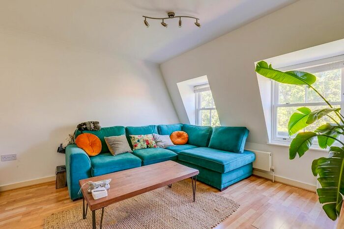 2 Bedroom Flat To Rent In George Mews, London, SW9