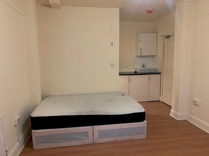 Studio To Rent In Colliers Water Lane, Thornton Heath, CR7