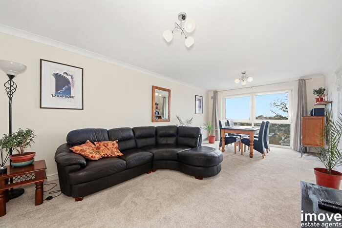 2 Bedroom Flat For Sale In St. Ives Court, Furzehill Road, Torquay, TQ1