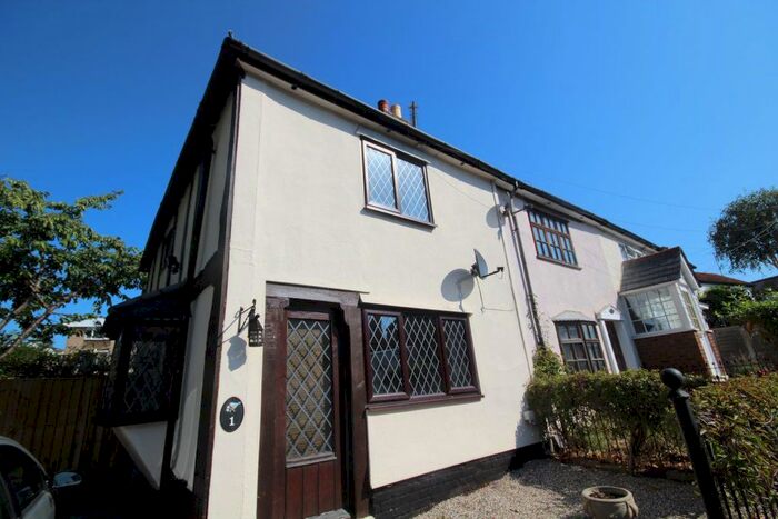 2 Bedroom Semi-Detached House To Rent In Pump Hill, Great Baddow, Chelmsford, CM2