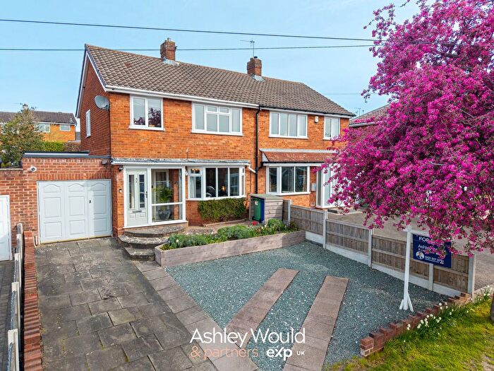 3 Bedroom Semi Detached House For Sale In Whittingham Road, Halesowen, B63