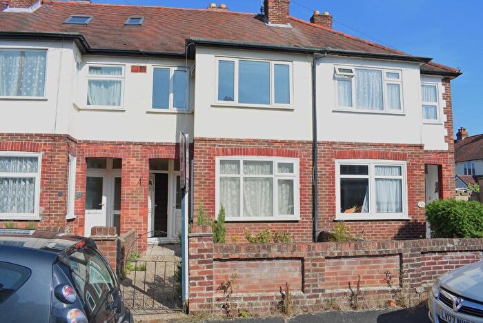 2 Bedroom Flat To Rent In Greenlea Grove, Gosport, PO12