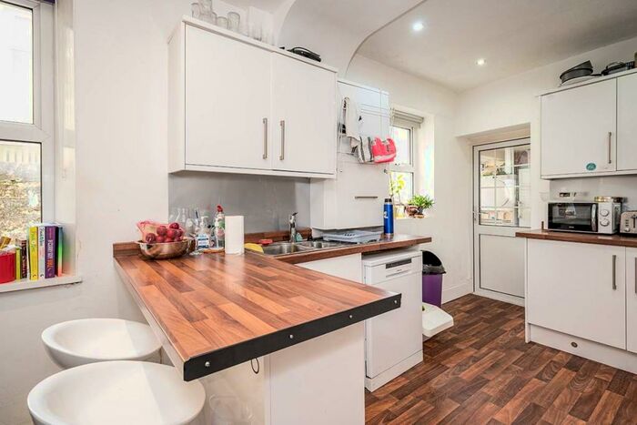 6 Bedroom Property To Rent In Hyde Park Road, Plymouth, Devon, PL3