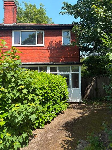3 Bedroom Semi-Detached House For Sale In West Green, Middleton, Manchester, M24