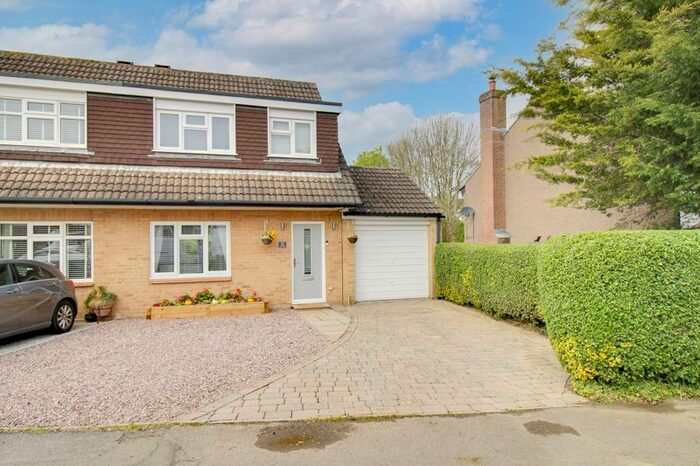 3 Bedroom Semi-Detached House To Rent In Trevose Way, Fareham, PO14