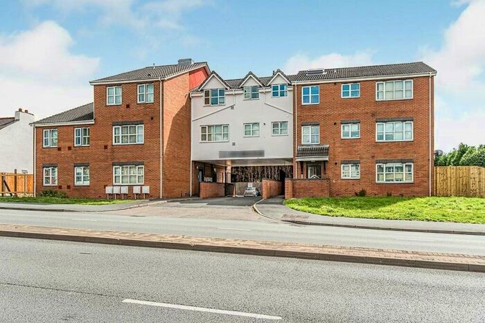 2 Bedroom Flat To Rent In Thorns Road, Brierley Hill, West Midlands, DY5