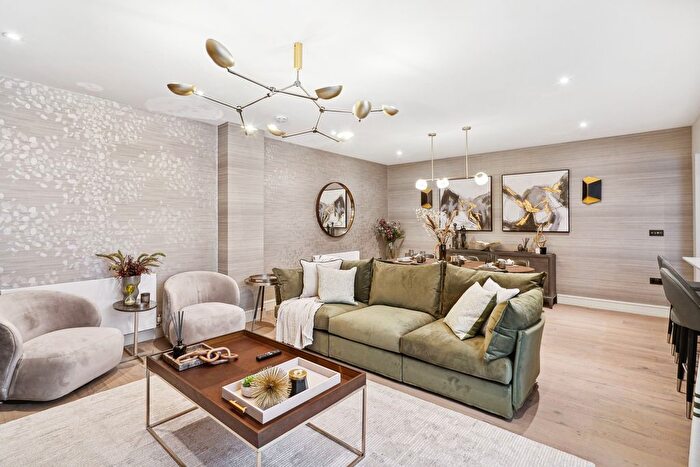 3 Bedroom Flat To Rent In Cranley Gardens, South Kensington, SW7