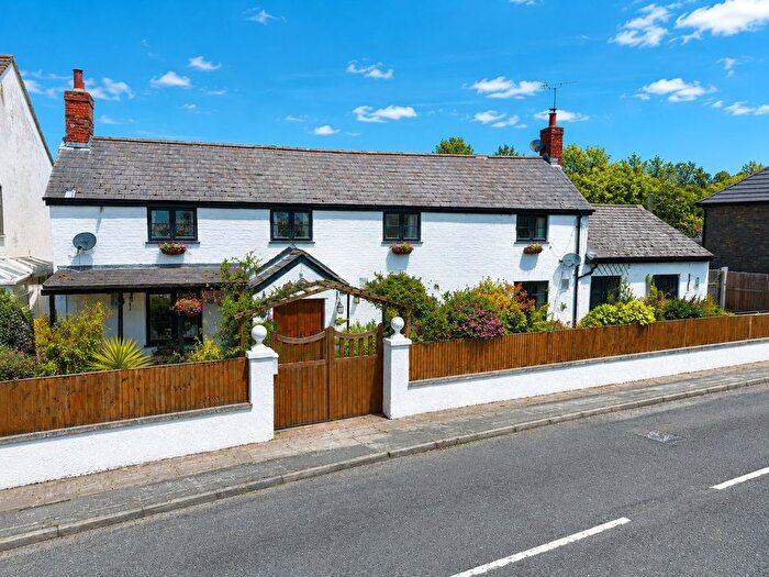 4 Bedroom Cottage For Sale In Main Road, West Huntspill, Highbridge, TA9