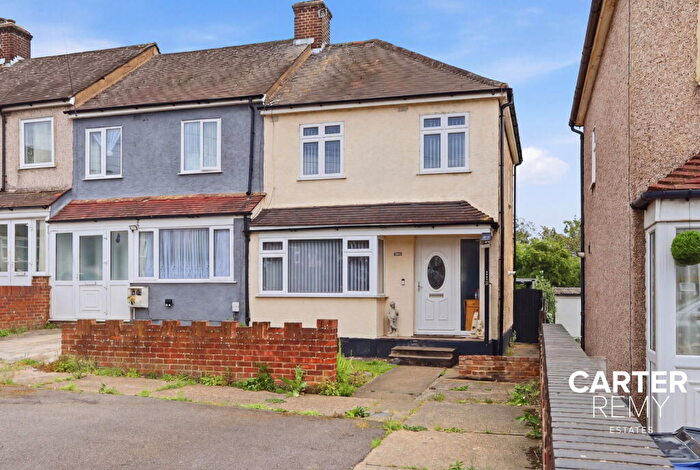 3 Bedroom Semi Detached House For Sale In Moore Avenue, Grays, RM20