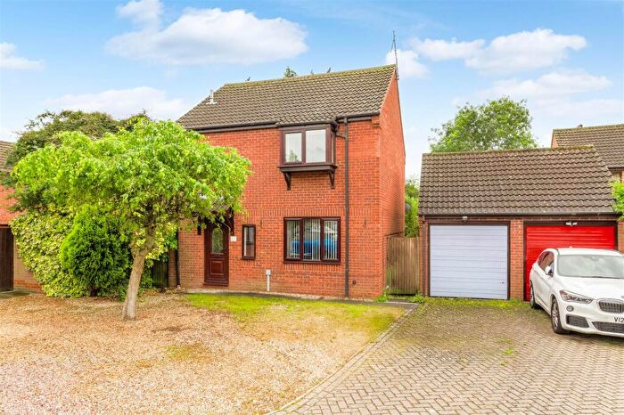 3 Bedroom House For Sale In Avon Close, Wellingborough, NN8