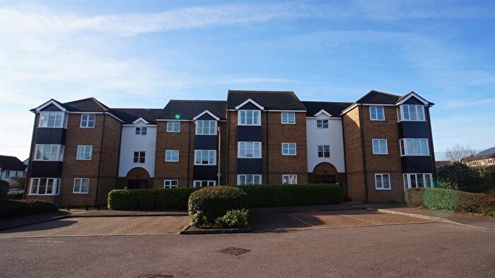 1 Bedroom Apartment To Rent In Foxes Close, Hertford, SG13