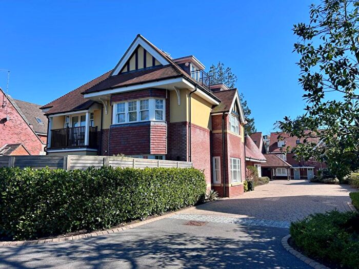2 Bedroom Apartment For Sale In Forest Road, Branksome Park, BH13