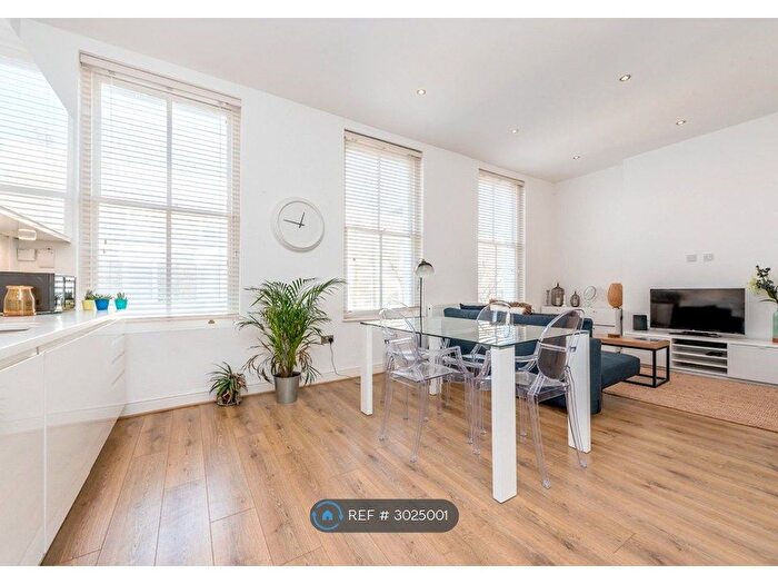 1 Bedroom Flat To Rent In Packington Street, London, N1