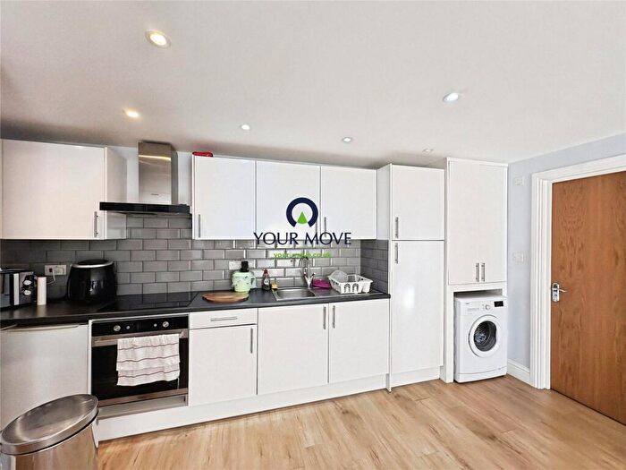 Flat To Rent In Bishops Place, Sutton, SM1