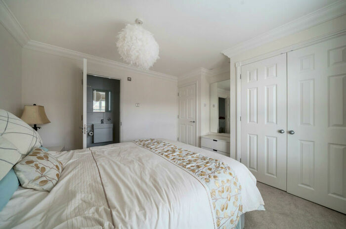 2 Bedroom Apartment To Rent In Marston Gate, Winchester, Hampshire, SO23