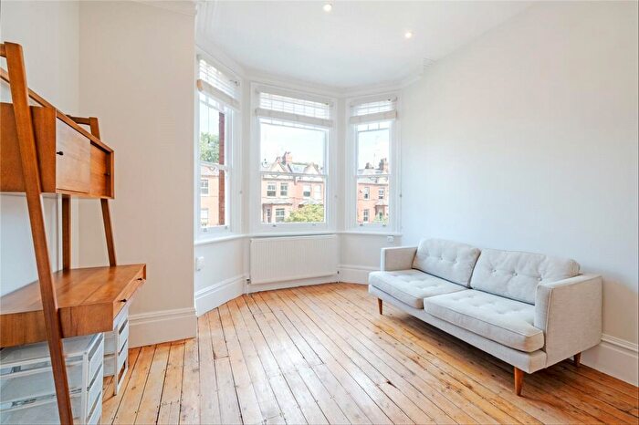 2 Bedroom Flat To Rent In Goldhurst Terrace, London, NW6