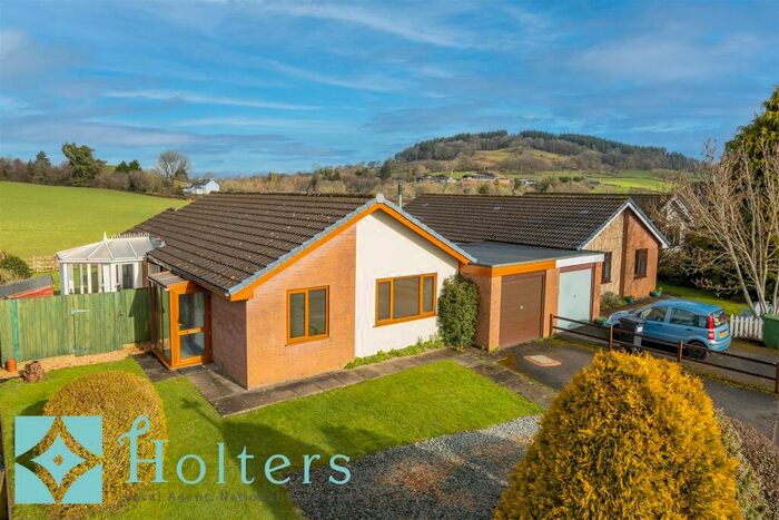 3 Bedroom Detached Bungalow For Sale In Parc Yr Irfon, Builth Wells, LD2