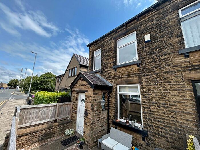 2 Bedroom Terraced House For Sale In Huddersfield Road, Wyke, BD12
