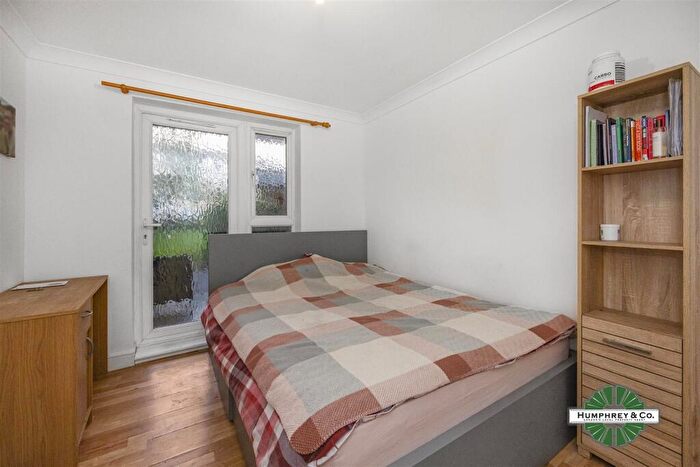 1 Bedroom Flat To Rent In Wanstead, London, E11