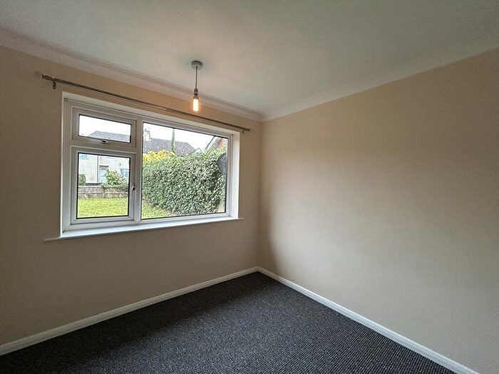 2 Bedroom Bungalow To Rent In Adbert, Dean Street, East Farleigh, Maidstone, Kent, ME15