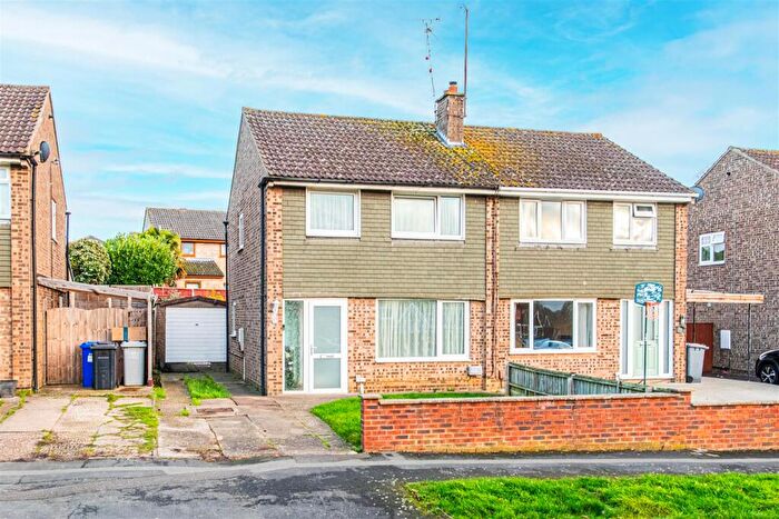 3 Bedroom Semi-Detached House For Sale In Kylesku Crescent, Kettering, NN15