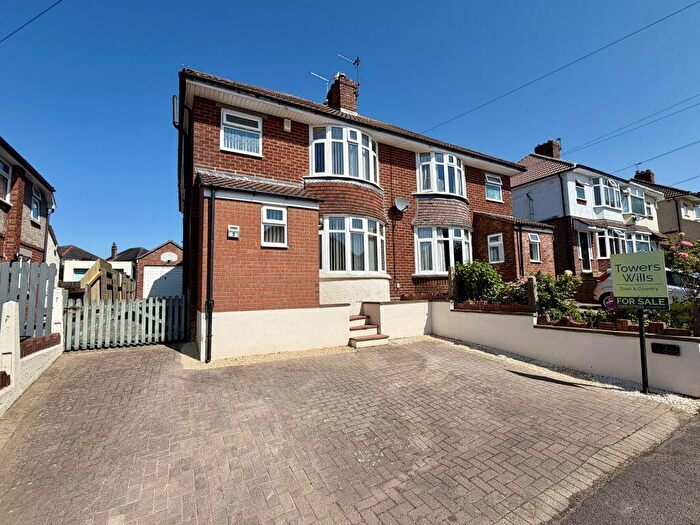 4 Bedroom Semi Detached House For Sale In Glenthorne Avenue, Yeovil, Somerset, BA21
