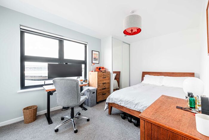 2 Bedroom Flat For Sale In Vyner Street, London, E2