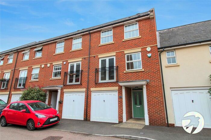 4 Bedroom End Of Terrace House To Rent In Reed Court, Greenhithe, Kent, DA9