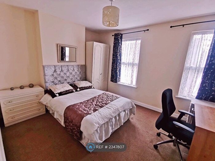 4 Bedroom Terraced House To Rent In Newham Avenue, Bedford, MK41