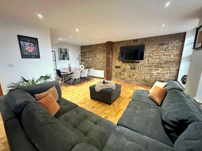 3 Bedroom Flat To Rent In Anderson Court, Burnopfield, NE16