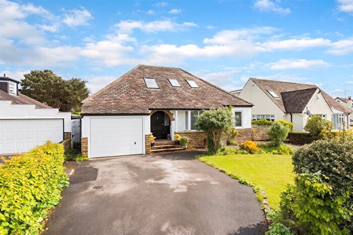 6 Bedroom Detached House For Sale In Wynmore Avenue, Bramhope, Leeds, LS16