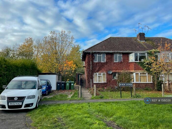 2 Bedroom Flat To Rent In Byron Avenue, Warwick, CV34