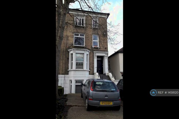 2 Bedroom Flat To Rent In Grosvenor Road, London, E11