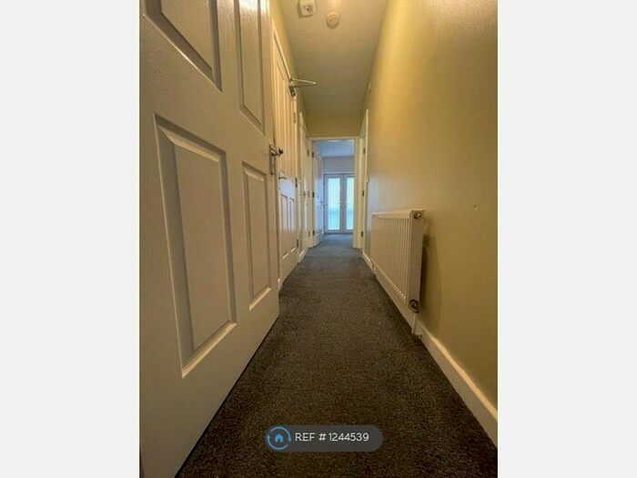 1 Bedroom Flat To Rent In Cecil Road, Manchester M9