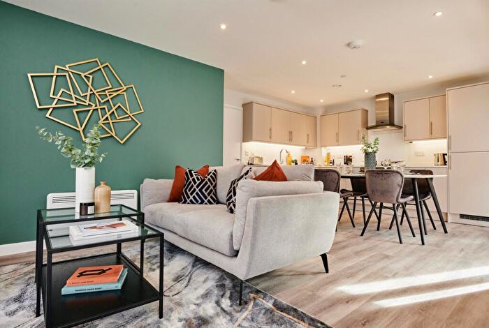 2 Bedroom Apartment To Rent In Gatehouse Apartments, Southampton Southampton, SO14