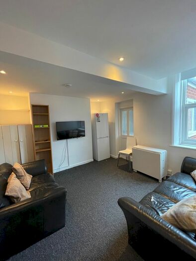 4 Bedroom Maisonette To Rent In Ancrum Street, Jesmond, Newcastle Upon Tyne NE2