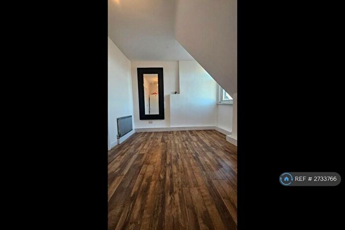 2 Bedroom Flat To Rent In Plashet Road, London, E13