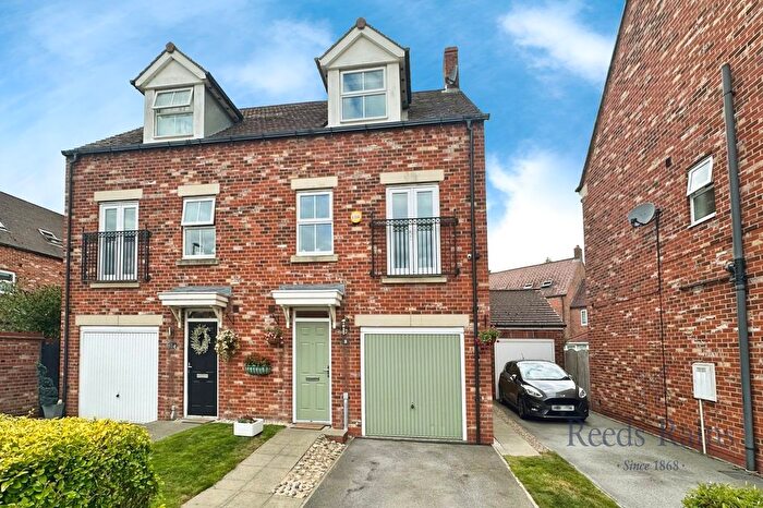 3 Bedroom Semi Detached House For Sale In Oak Way, Selby, North Yorkshire, YO8