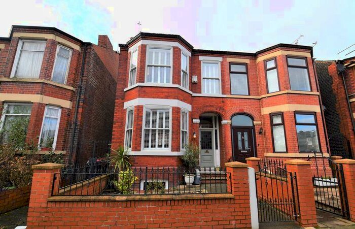 4 Bedroom Semi-Detached House To Rent In Hunts Road, Salford, M6