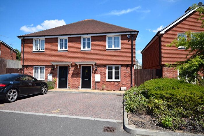 3 Bedroom Semi-Detached House For Sale In Montague Mews, Farnham, Surrey, GU9