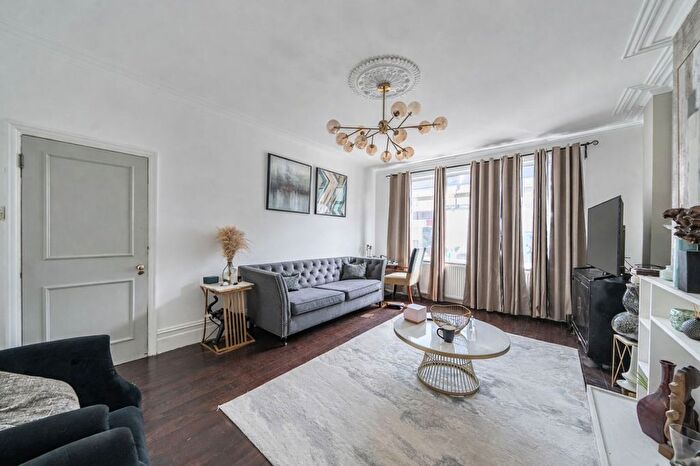 3 Bedroom End Terrace House For Sale In Malvern Road, Thornton Heath, CR7